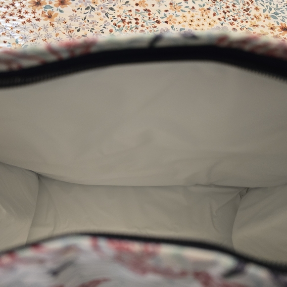 Insulated cooler zip bag with lobster and starfish. - Picture 3 of 6